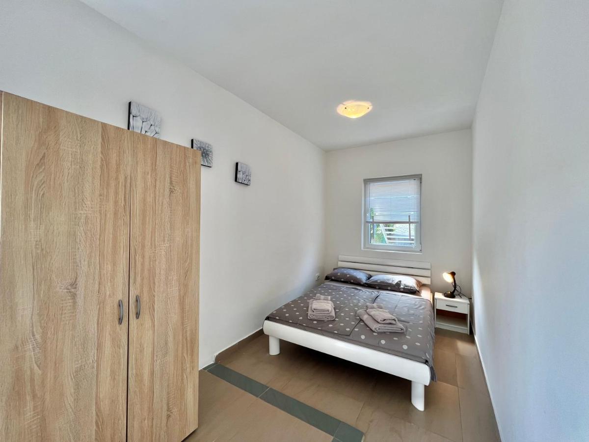Apartman Velly Ядраново Екстериор снимка