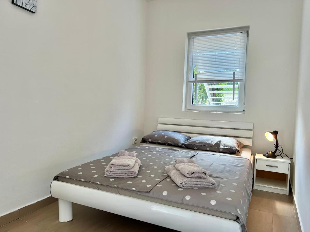 Apartman Velly Ядраново Екстериор снимка